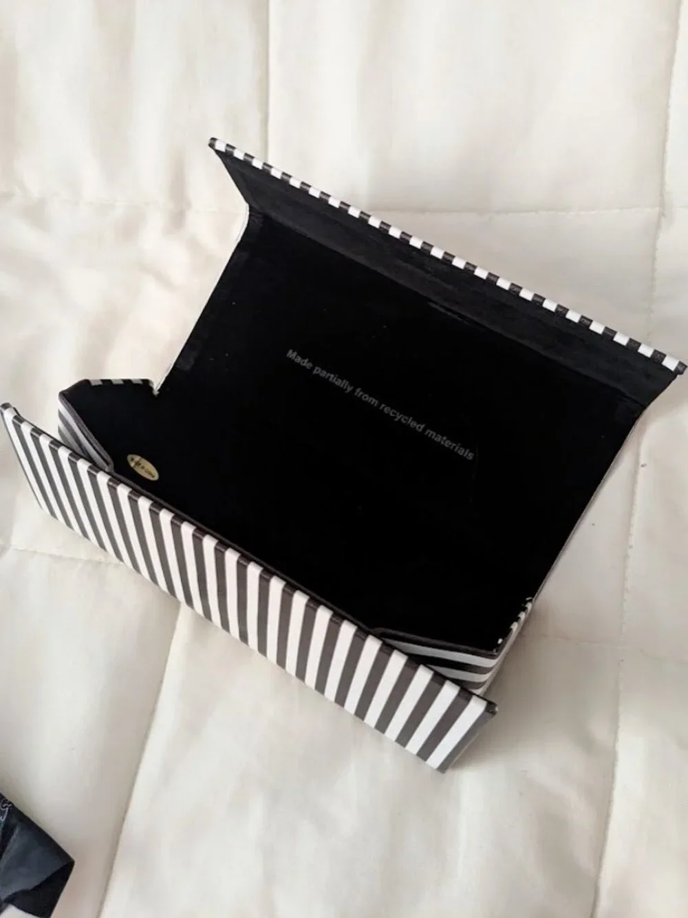 Lulu Guinness Magnetic Trifold Eyewear Case Sunglasses Eye Glasses Striped NWOT